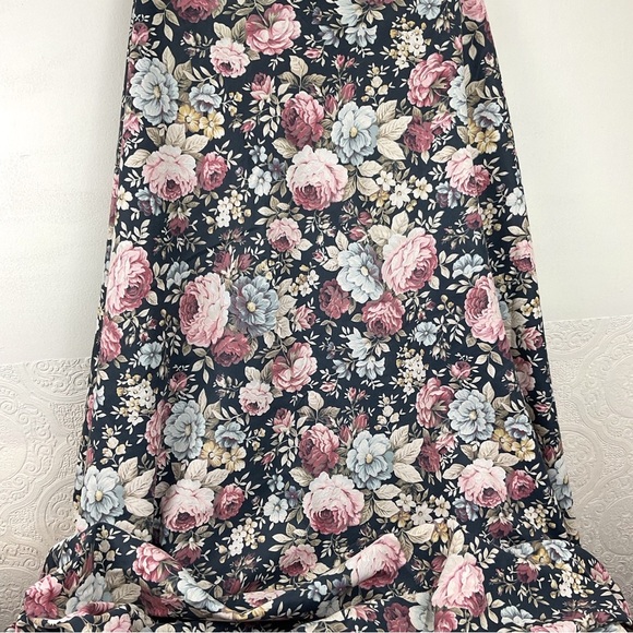 Vintage garden floral peony print cotton blend round fabric table cloth - Picture 2 of 5